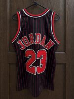 Michael Jordan Bulls 1995–96 black jersey, actual size L sample photo