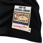 Michael Jordan Chicago Bulls 1997–98 jersey fabric and label detail