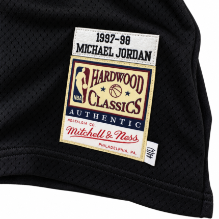 Michael Jordan Chicago Bulls 1997–98 jersey fabric and label detail