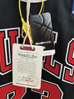 Michael Jordan Bulls 1997–98 black jersey, actual size L sample photo