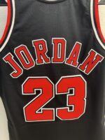 Michael Jordan Bulls 1997–98 black jersey, actual size L sample photo