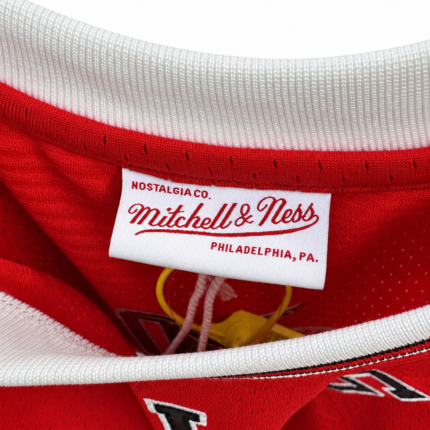 Michael Jordan Bulls 1997-98 Finals red jersey neck label and stitching detail